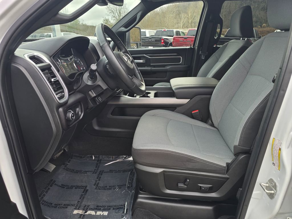 Used 2024 RAM 2500 Big Horn w/ Heated Seats & Wheel Group image 4