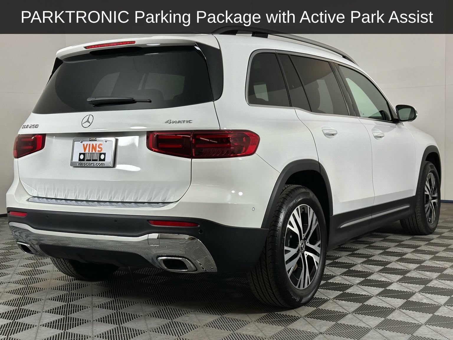Used 2026 Mercedes-Benz GLB 250 4MATIC image 4