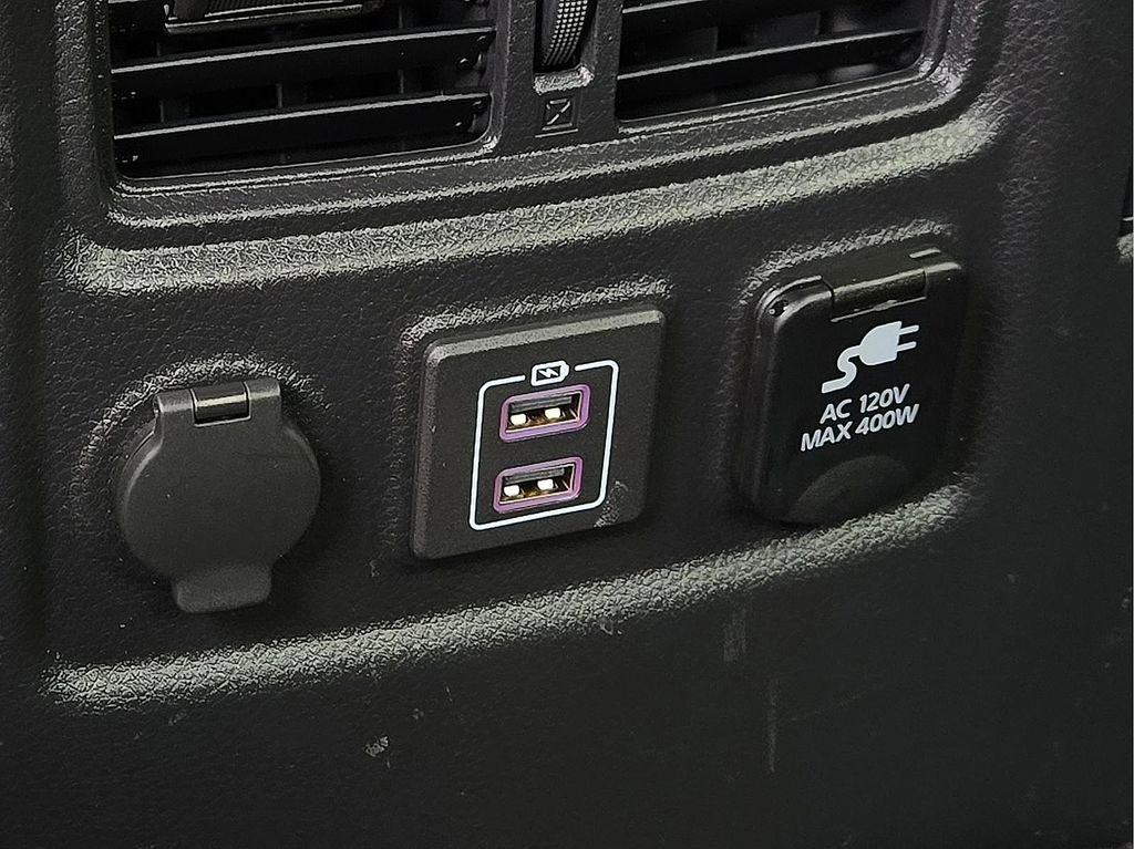 Used 2021 Nissan Titan PRO-4X w/ Pro-4x Convenience Package AWD/4WD image 11