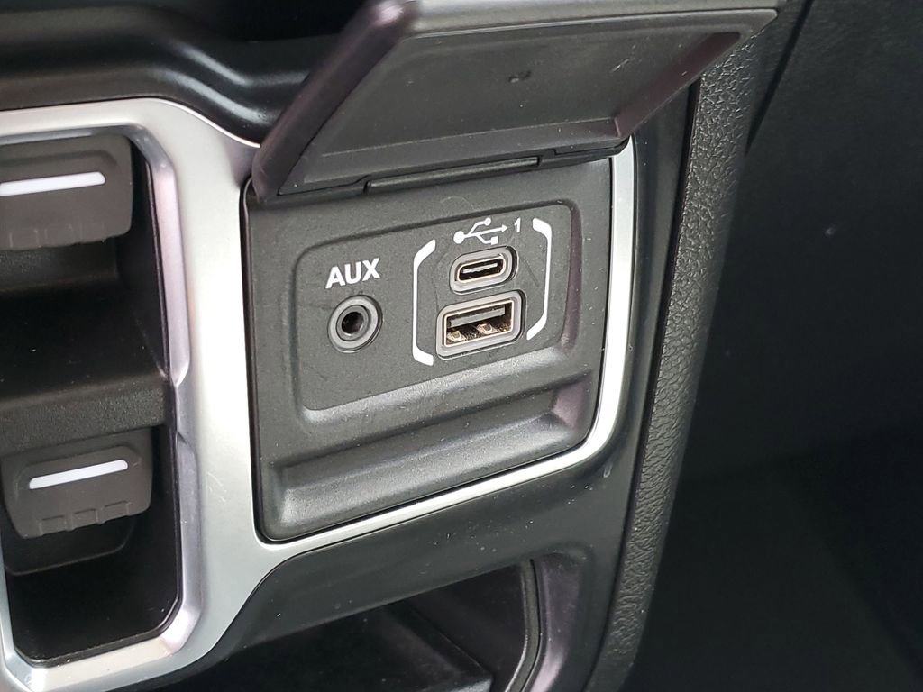 Used 2021 Jeep Wrangler Unlimited Sahara AWD/4WD image 20