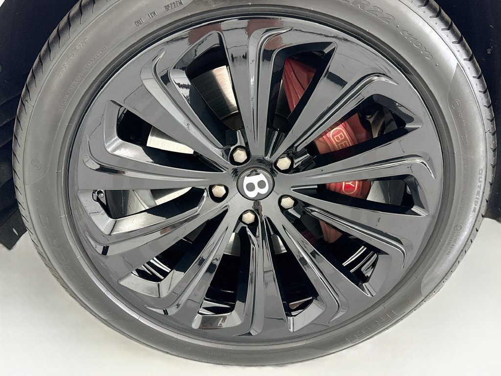 Certified 2022 Bentley Bentayga AWD/4WD image 29