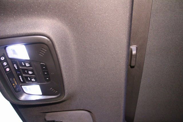 Used 2023 Chevrolet Traverse Premier image 30