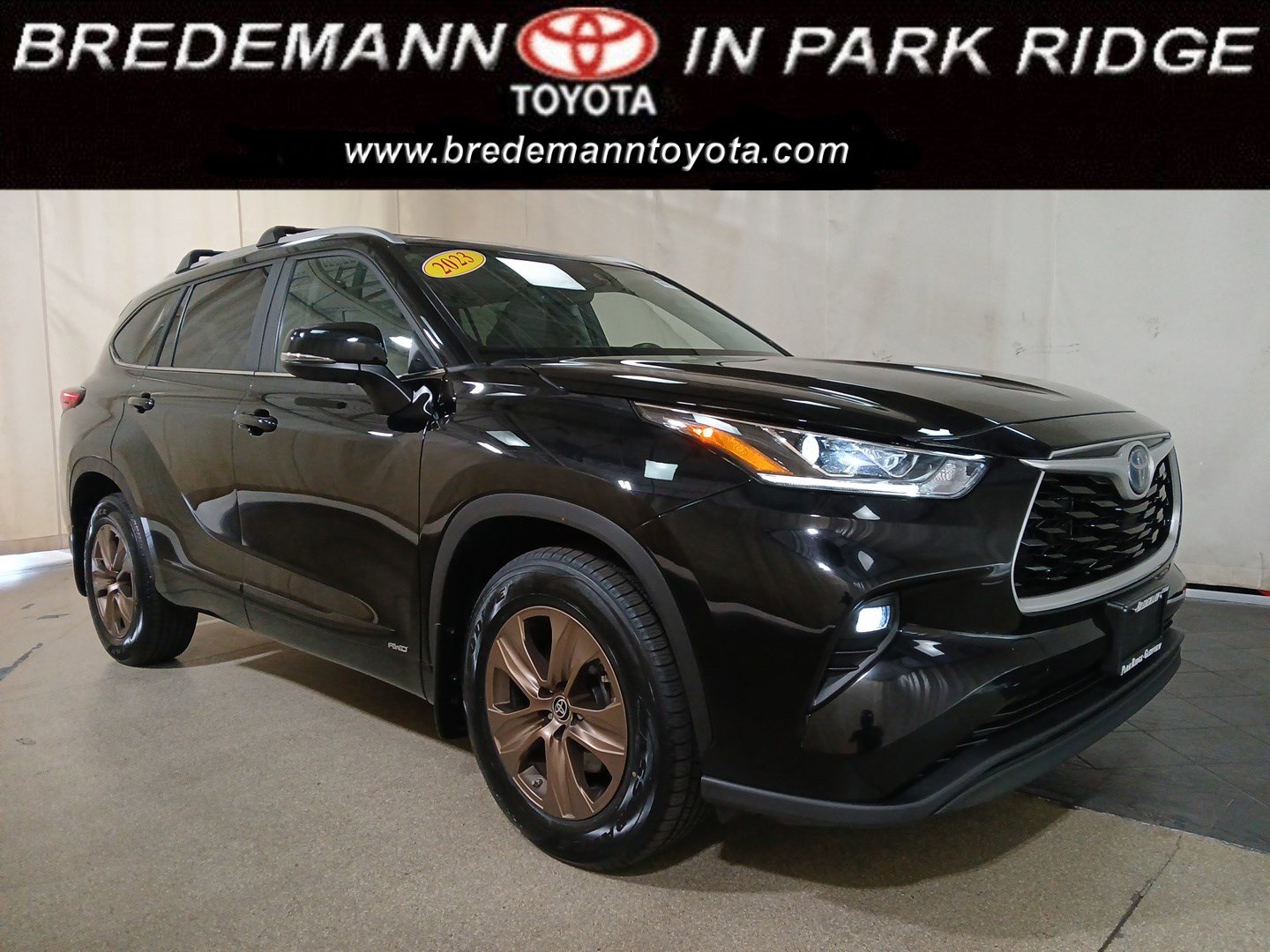 Certified 2023 Toyota Highlander Bronze Edition