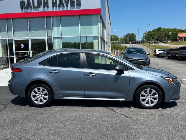 Used 2024 Toyota Corolla LE image 2