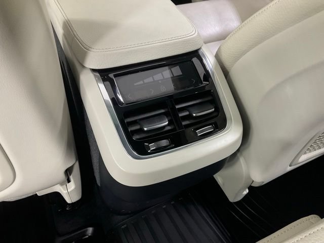 Used 2022 Volvo XC90 T5 Momentum w/ Protection Package Premier FWD image 21