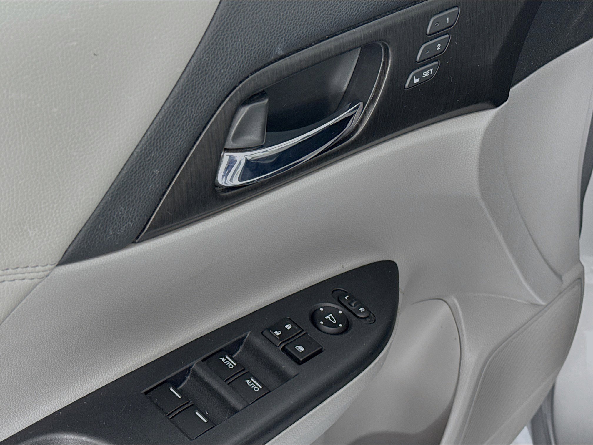 Used 2014 Honda Accord EX-L image 17