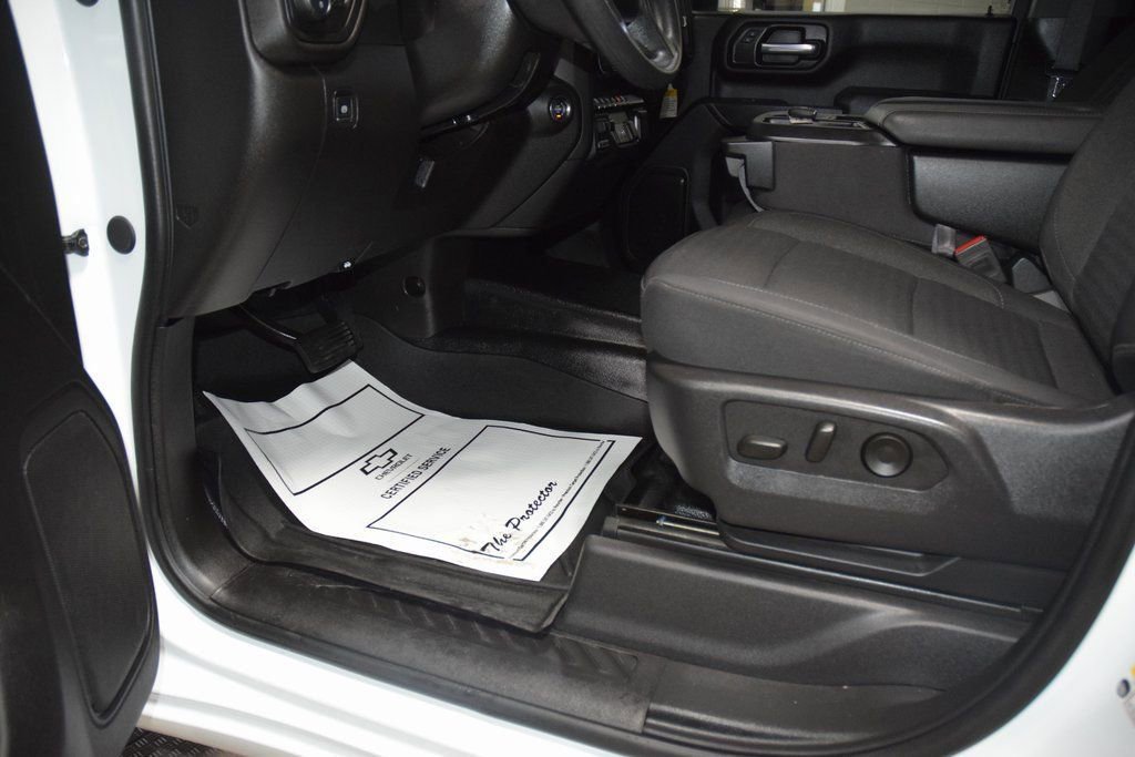 Used 2025 Chevrolet Silverado 3500 W/T w/ WT/CX Safety Package image 31