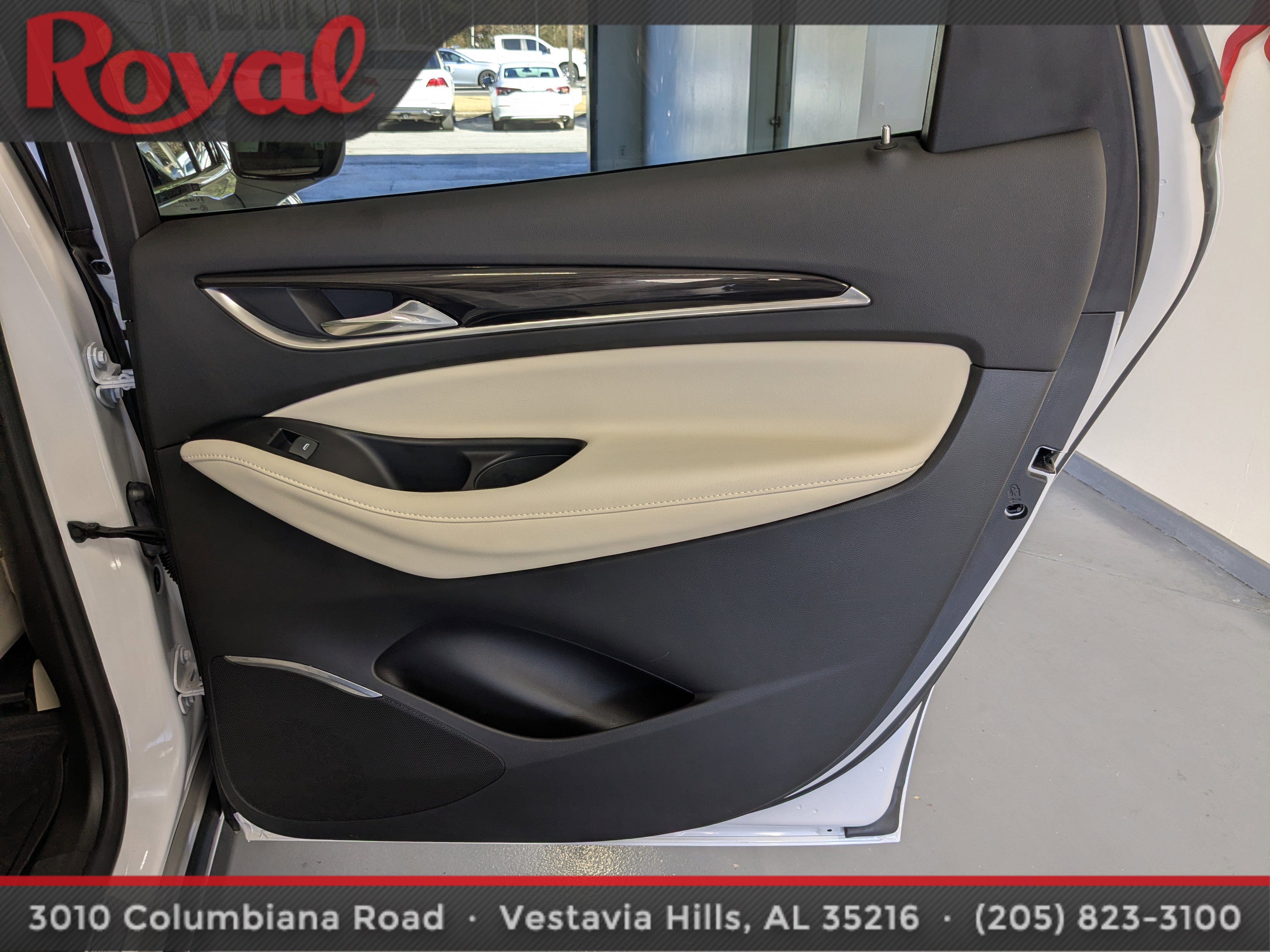 Used 2023 Buick Enclave Essence w/ Experience Buick Package image 9