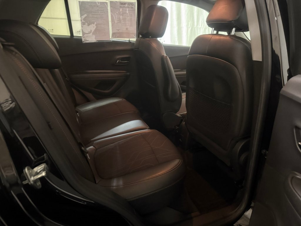 Used 2019 Chevrolet Trax LT w/ LT Convenience Package image 27