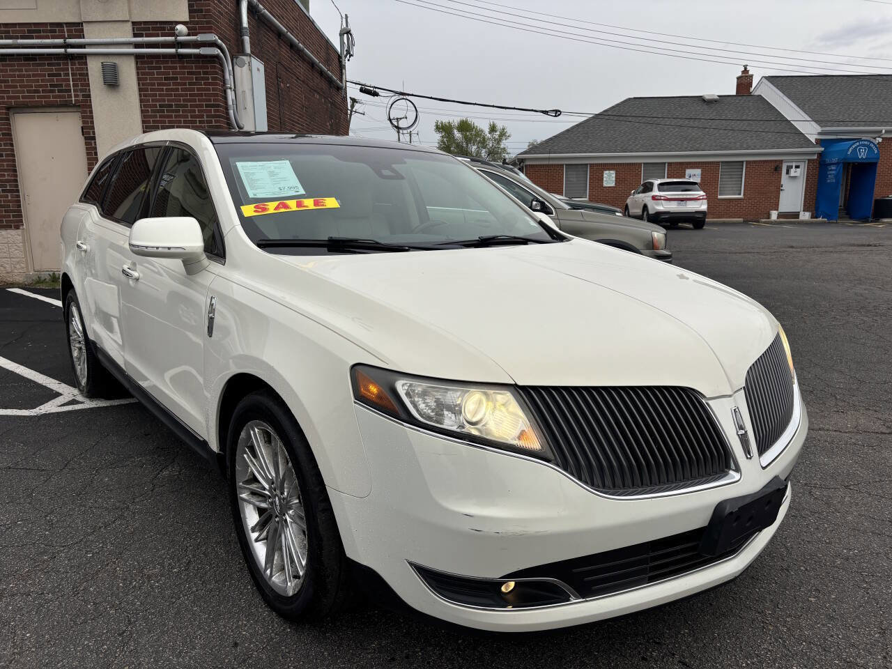 Used 2014 Lincoln MKT AWD w/ Equipment Group 201A image 2