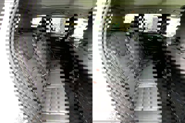 Used 2025 Volvo V60 B5 Cross Country Plus image 27