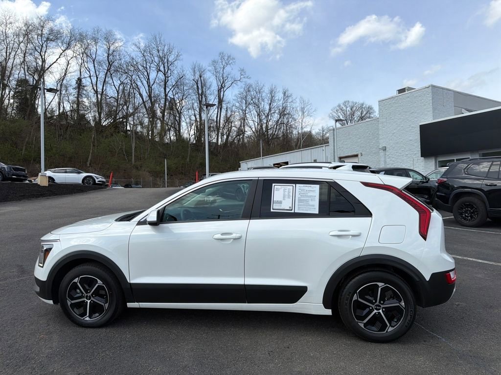 Certified 2024 Kia Niro LX image 4
