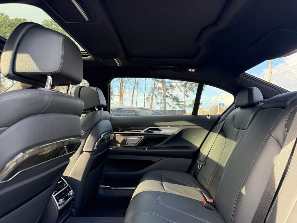 Used 2022 BMW 740i w/ M Sport Package image 25