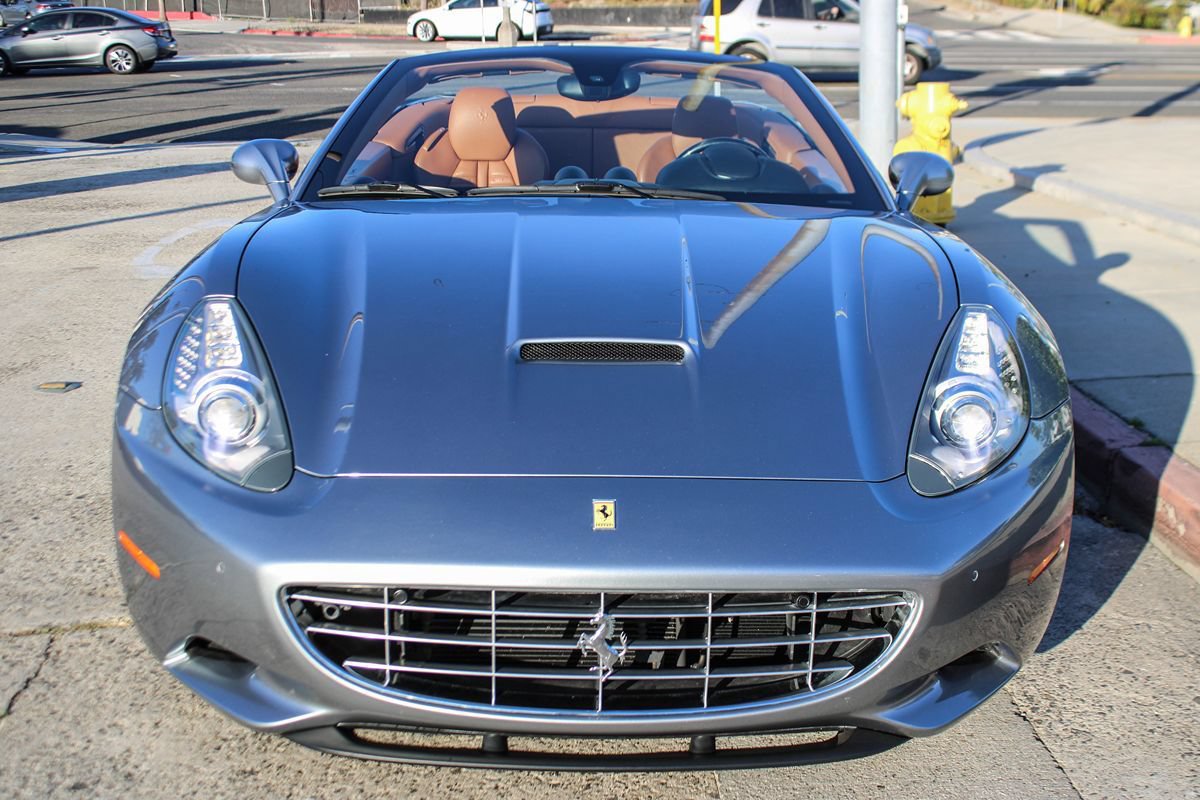 Used 2012 Ferrari California RWD image 10