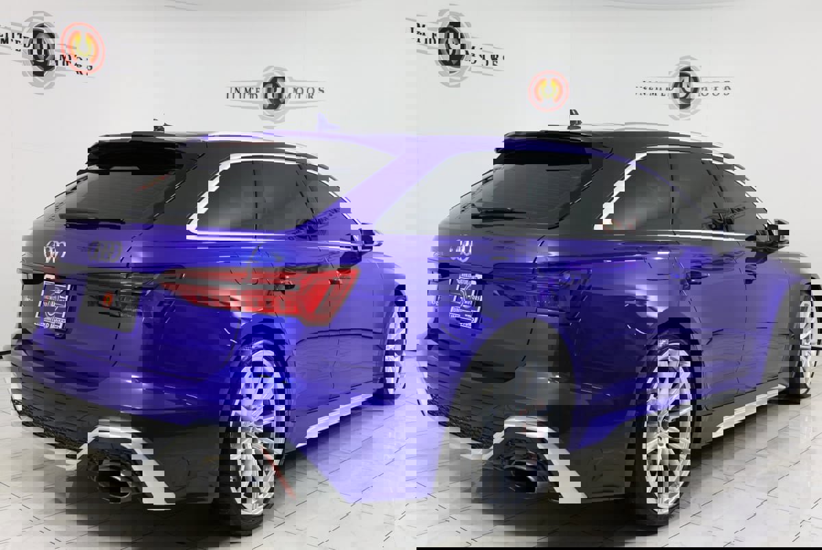 Used 2023 Audi RS 6 w/ Driver Assistance Package image 3