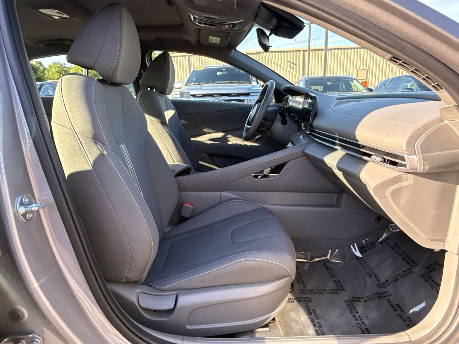 Used 2025 Hyundai Elantra SEL FWD image 27