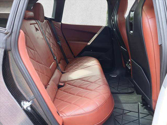 Used 2023 BMW iX xDrive50 w/ Sport Package image 24