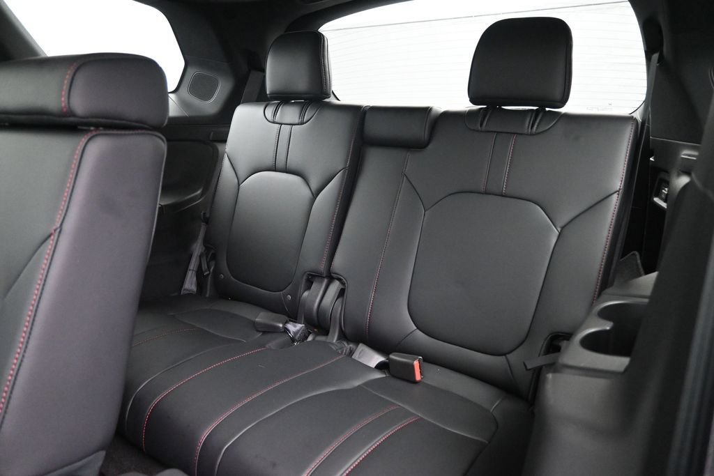 Used 2025 Honda Pilot Black Edition image 29