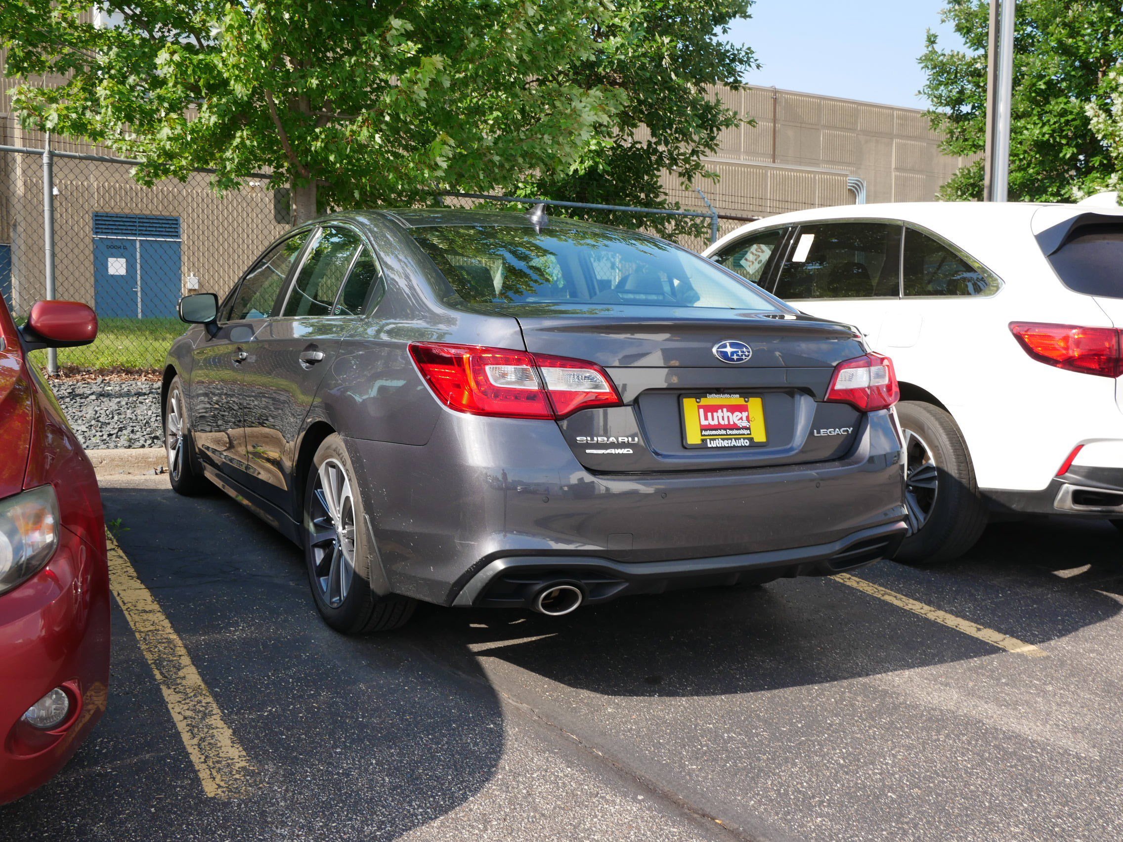 Used 2016 Subaru Outback 3.6R Limited AWD/4WD image 3
