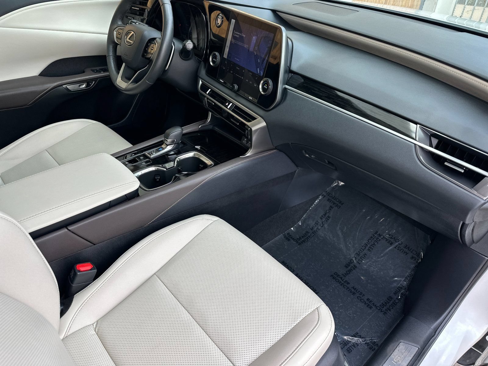Used 2024 Lexus RX 350 FWD w/ Technology Package image 18