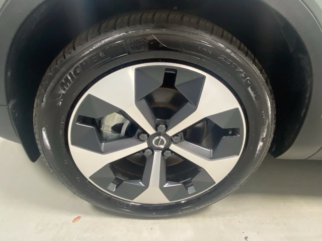 Used 2026 Volvo XC40 B5 Plus AWD/4WD image 5