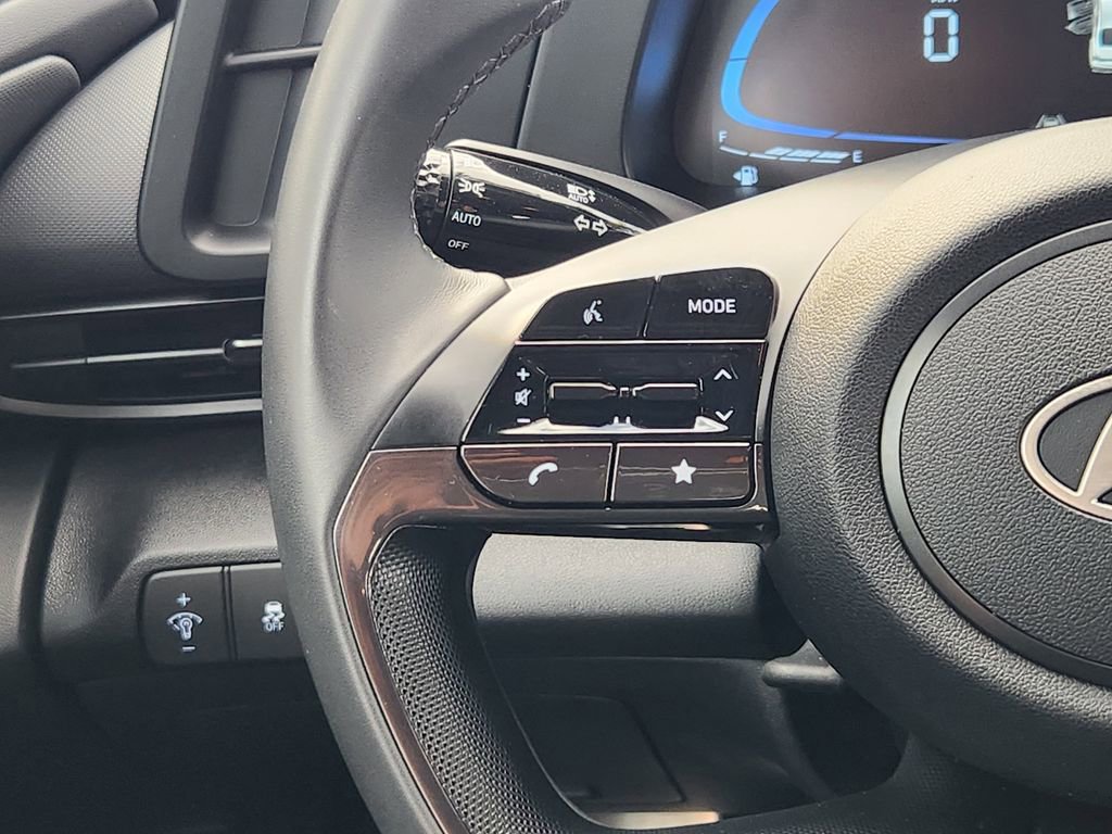 Used 2025 Hyundai Elantra Sport image 26