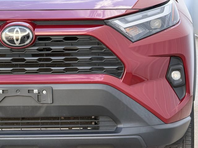 Used 2023 Toyota RAV4 XLE Premium image 9