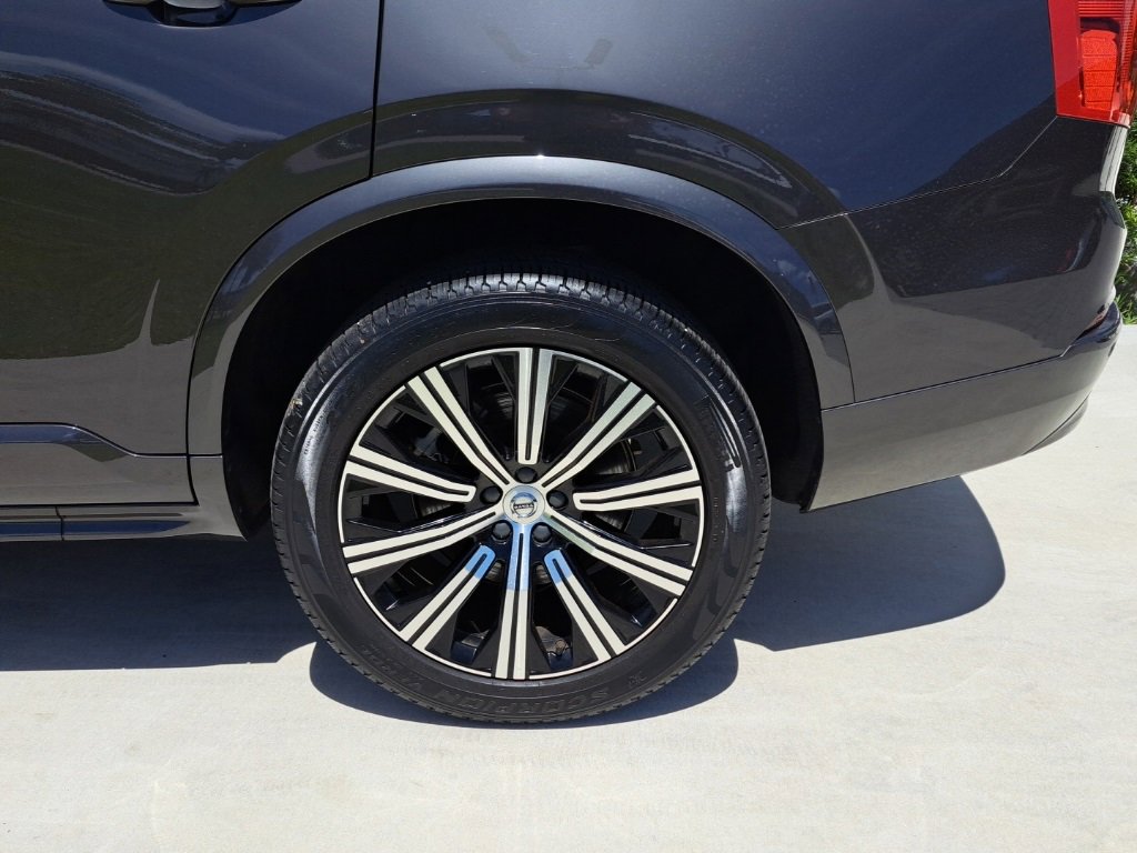Used 2023 Volvo XC90 B5 Core w/ Protection Package Premier image 4
