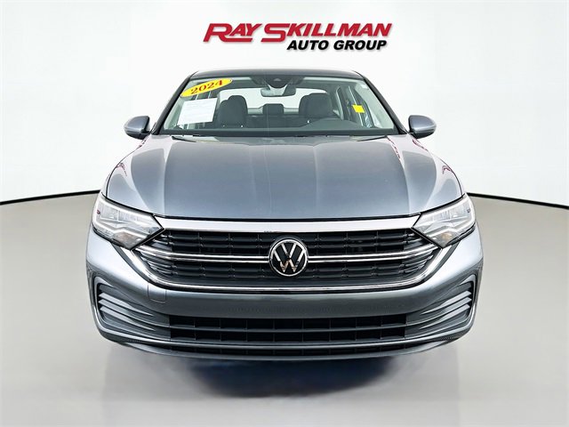 Used 2024 Volkswagen Jetta S image 2