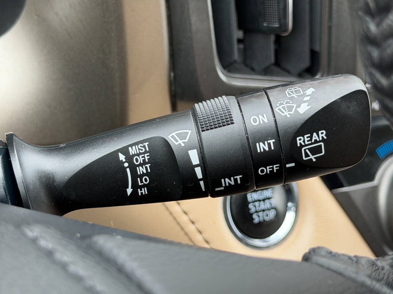Used 2013 Toyota RAV4 Limited AWD/4WD image 41