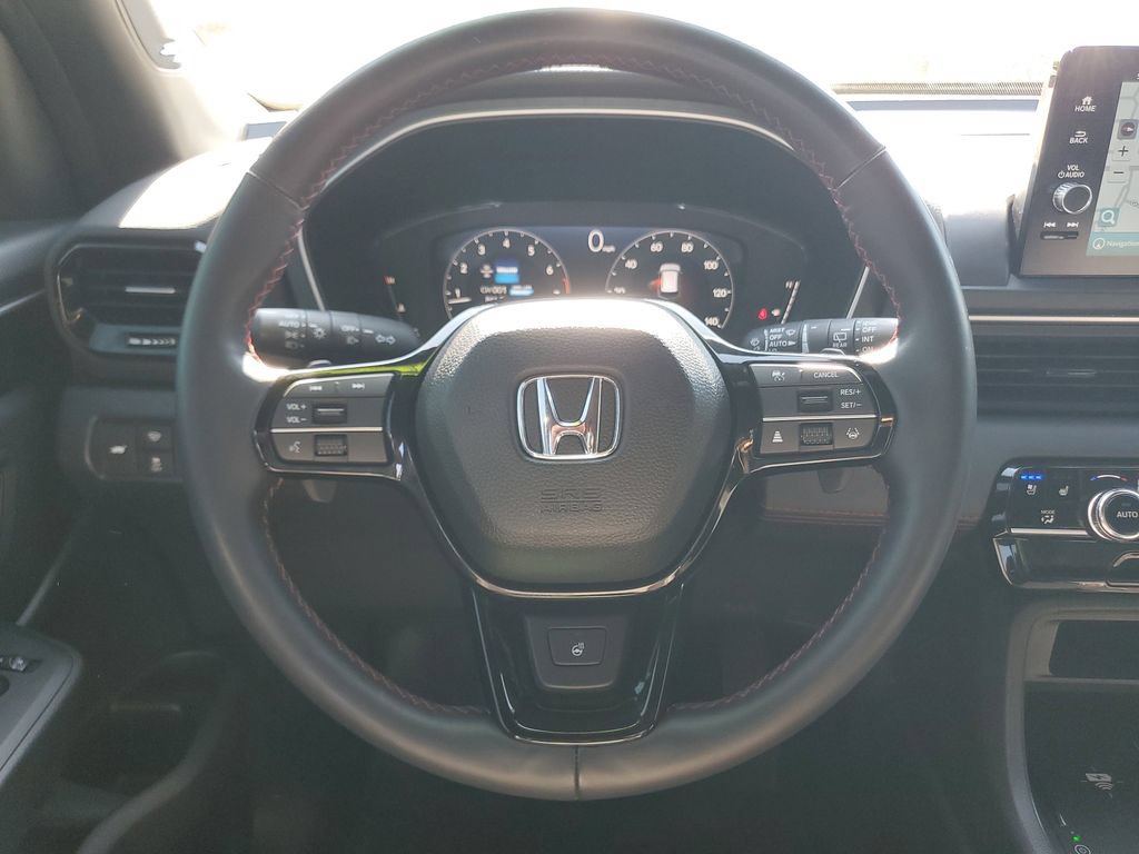 Used 2025 Honda Pilot Black Edition image 31