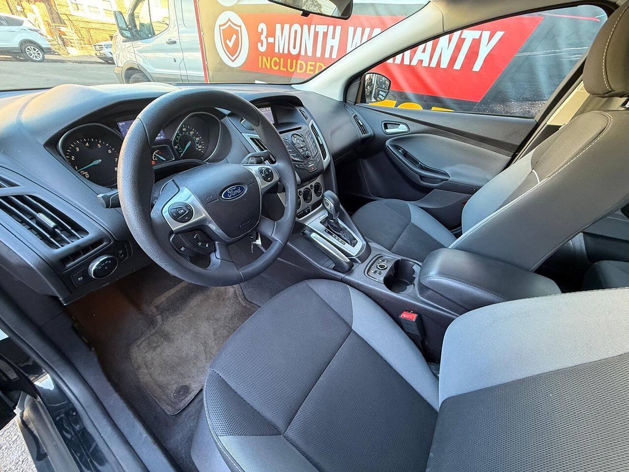 Used 2014 Ford Focus SE w/ SE Winter Package FWD image 6