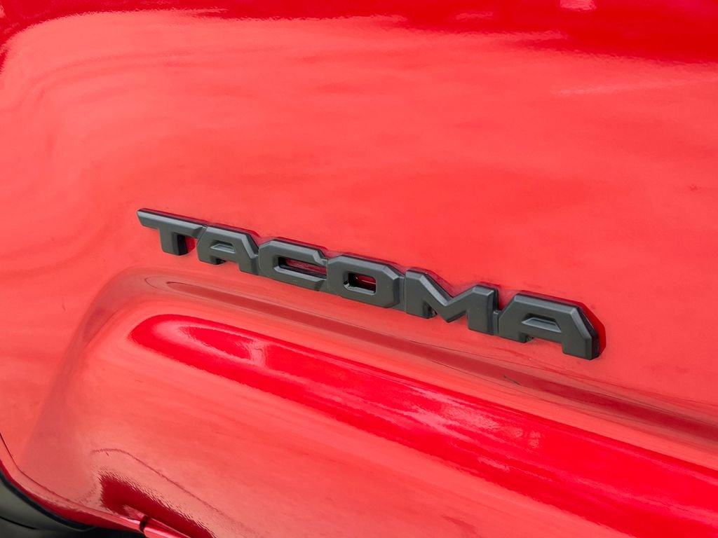 Used 2023 Toyota Tacoma TRD Off-Road AWD/4WD image 15