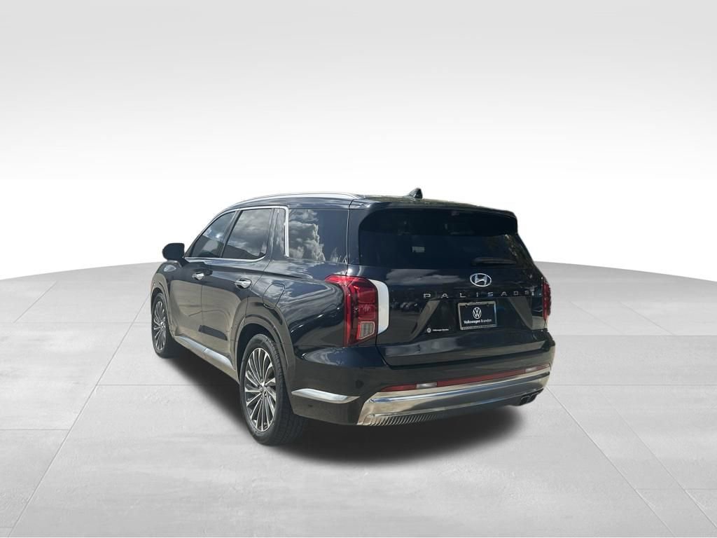 Used 2023 Hyundai Palisade Calligraphy image 3
