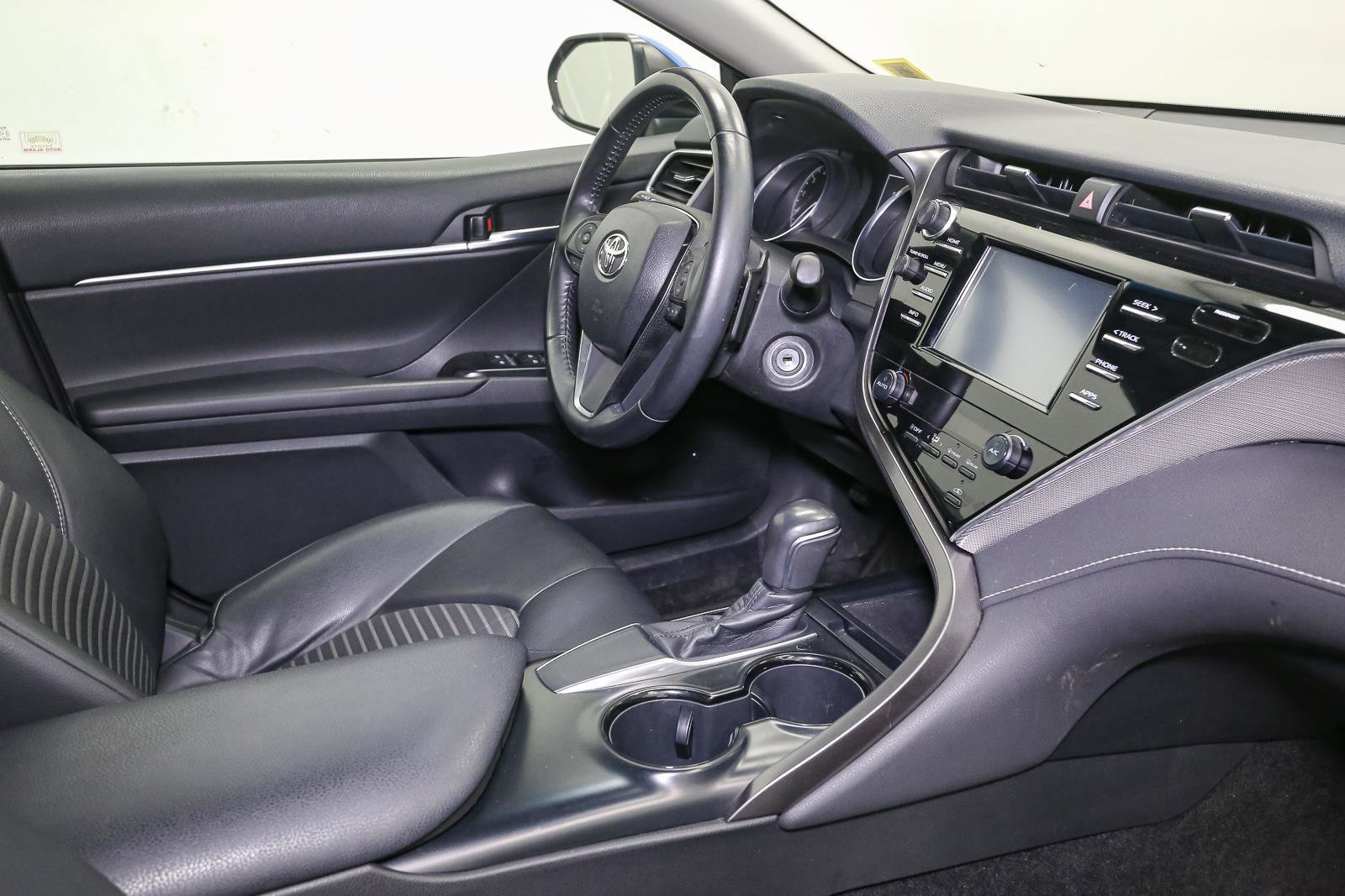 Used 2018 Toyota Camry SE image 20