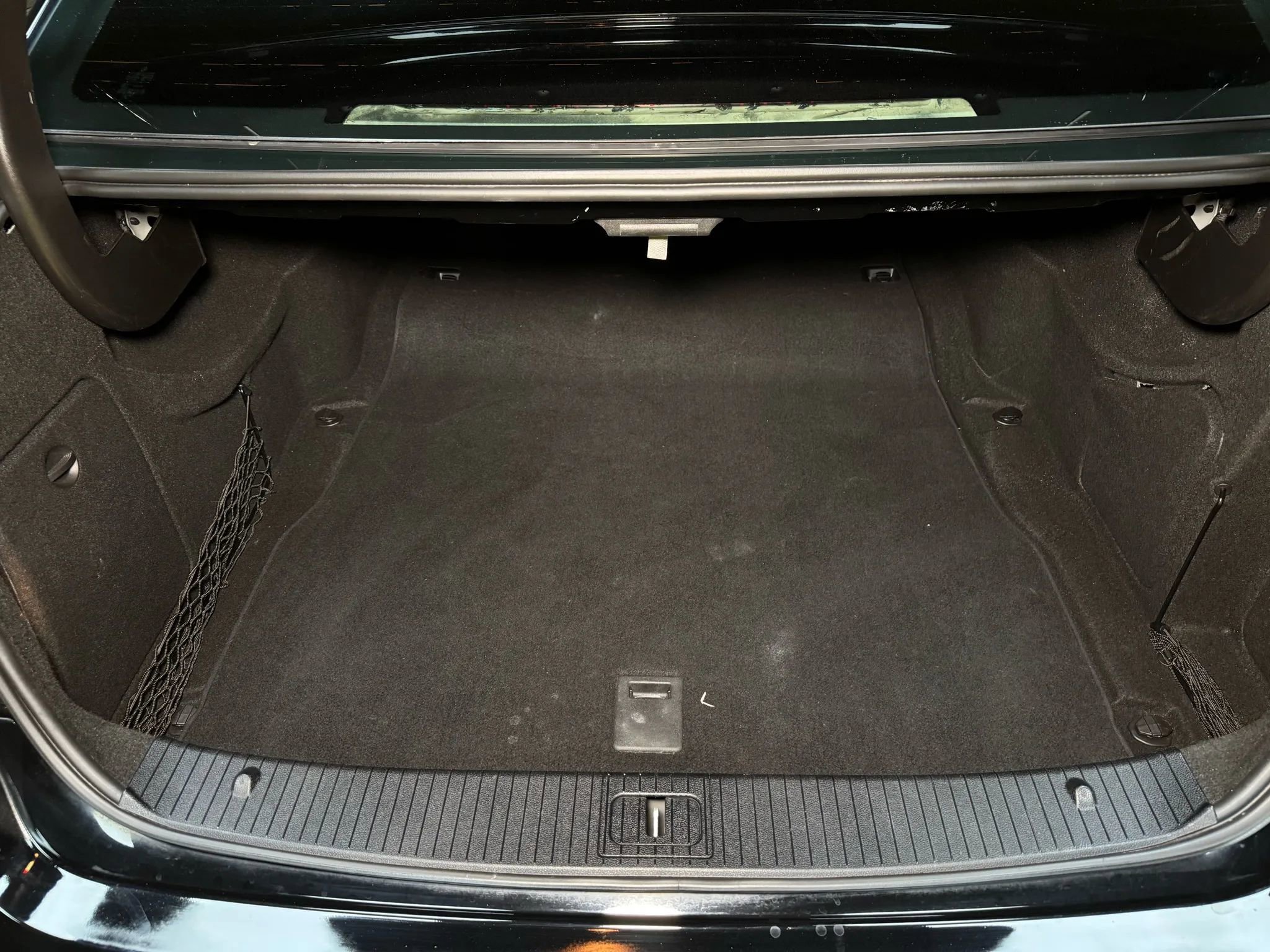 Used 2010 Mercedes-Benz E 550 Sedan image 14