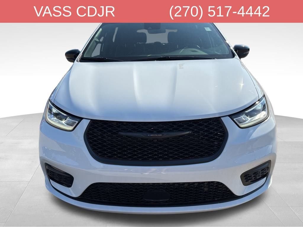 New 2026 Chrysler Pacifica Limited w/ S Appearance Package image 2