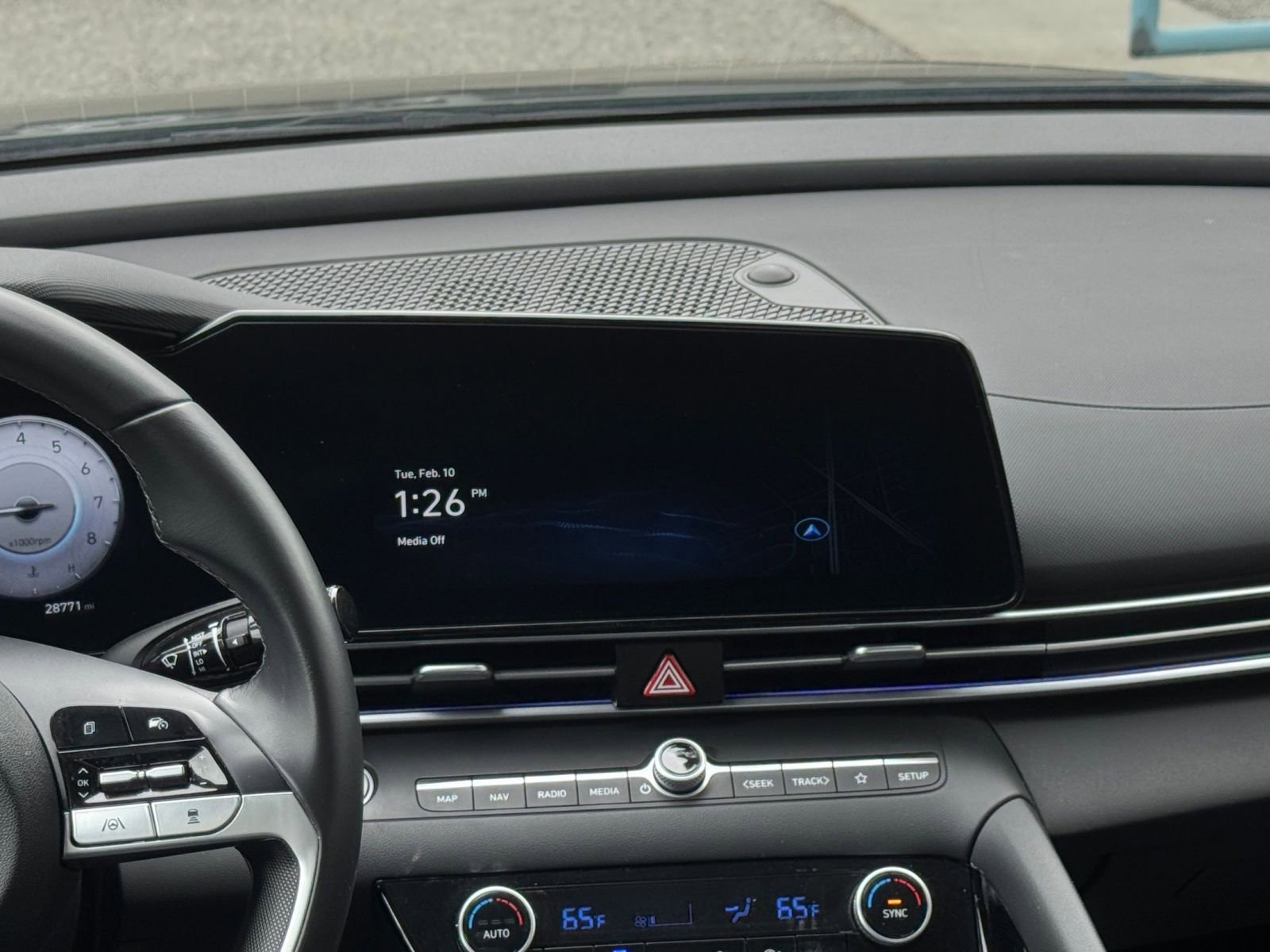 Used 2025 Hyundai Elantra Limited FWD image 17