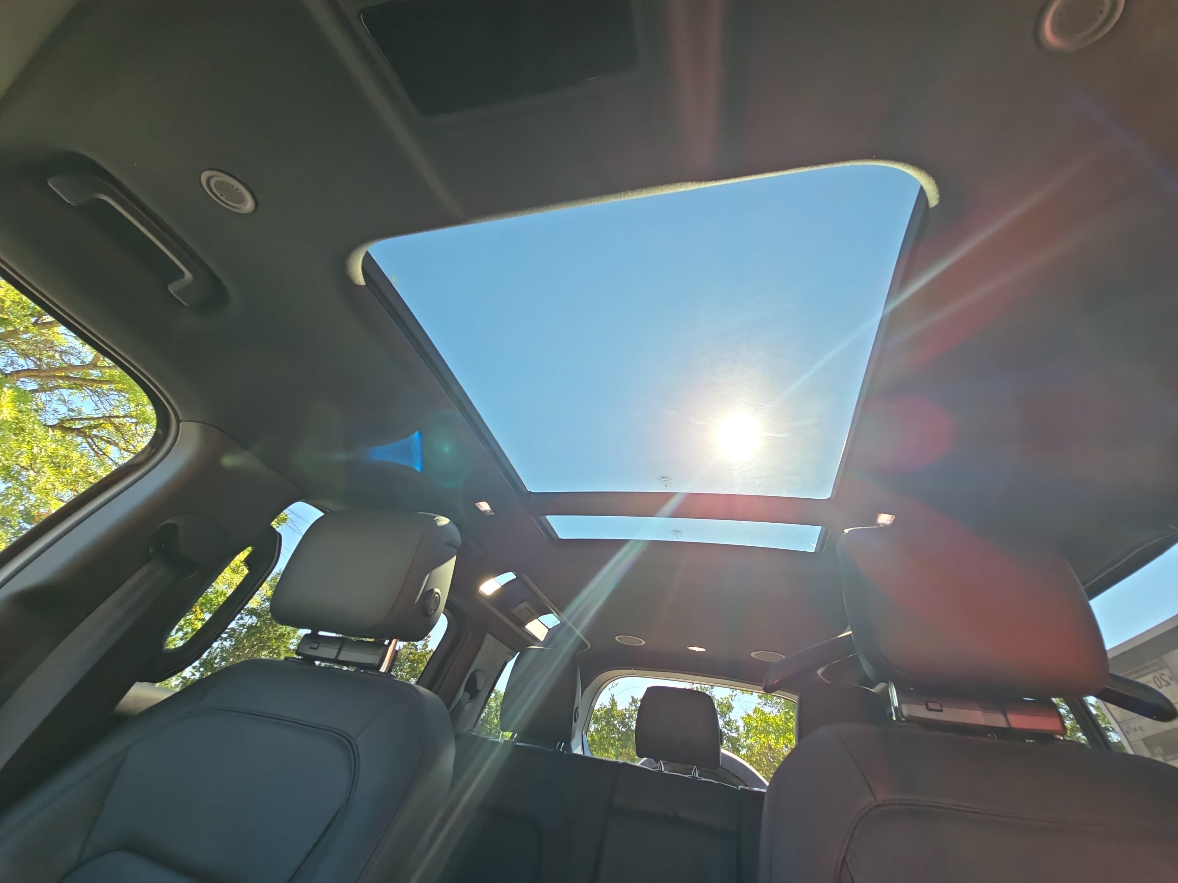 New 2026 Land Rover Defender 110 X-Dynamic SE AWD/4WD image 27