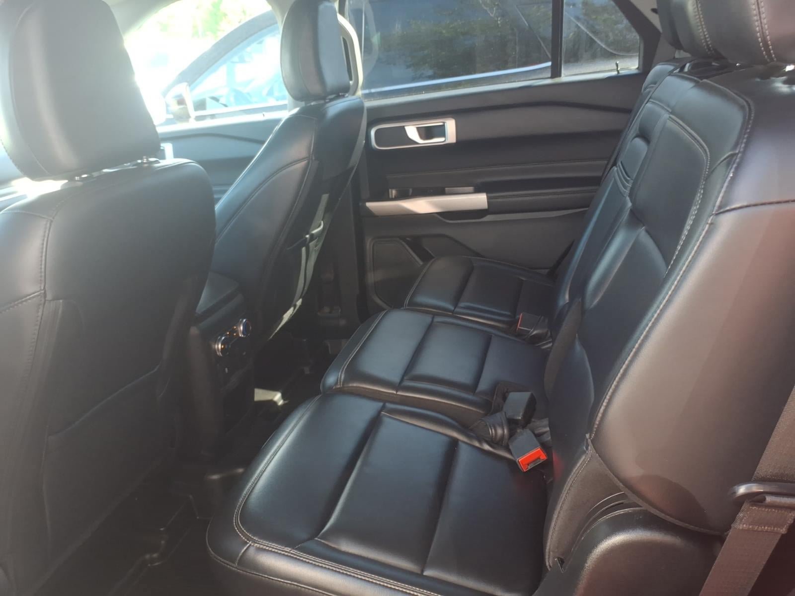 Used 2021 Ford Explorer XLT w/ Equipment Group 202A AWD/4WD image 8