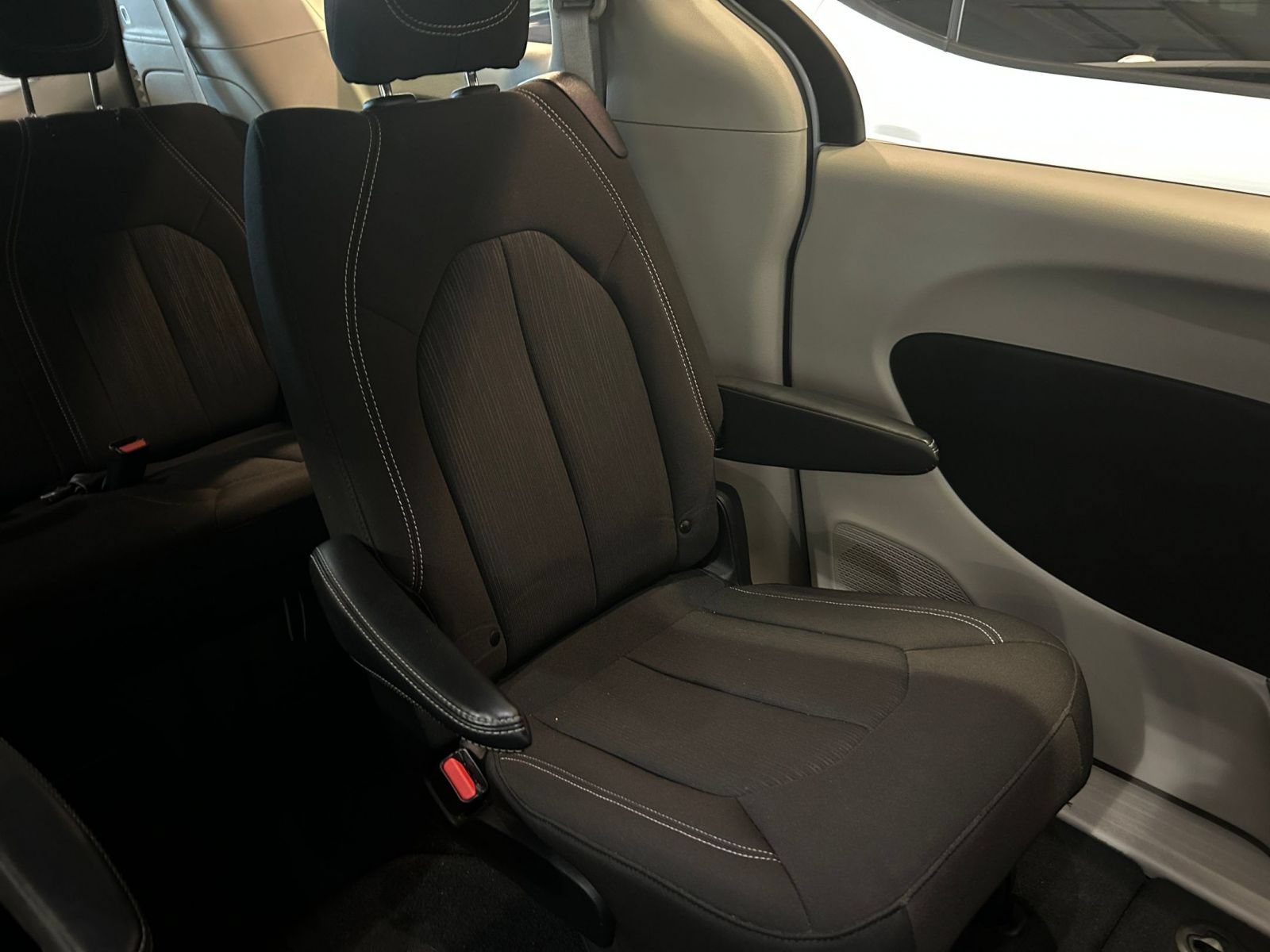 Used 2024 Chrysler Voyager LX FWD image 38