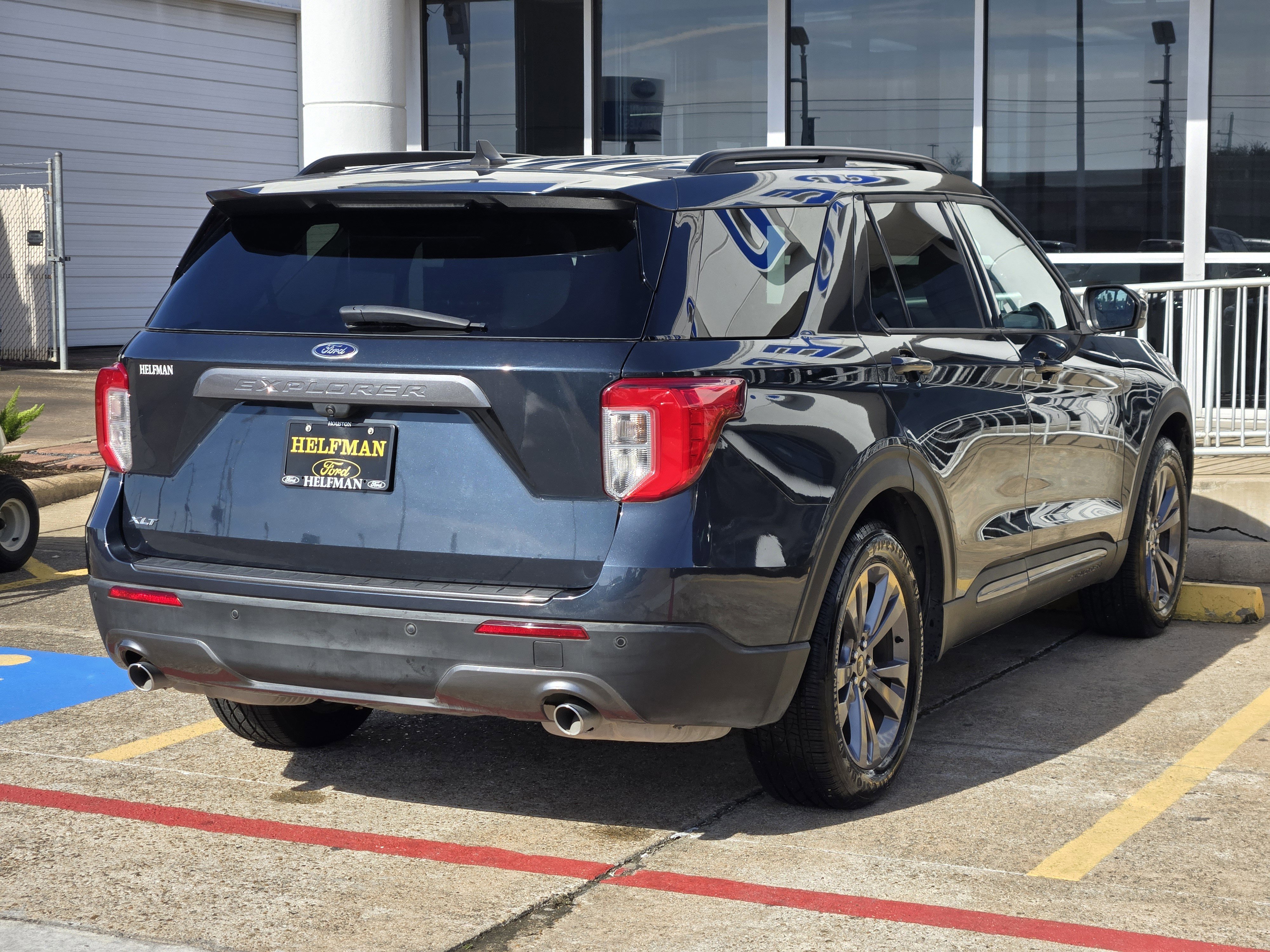 Certified 2022 Ford Explorer XLT w/ Equipment Group 202A image 3