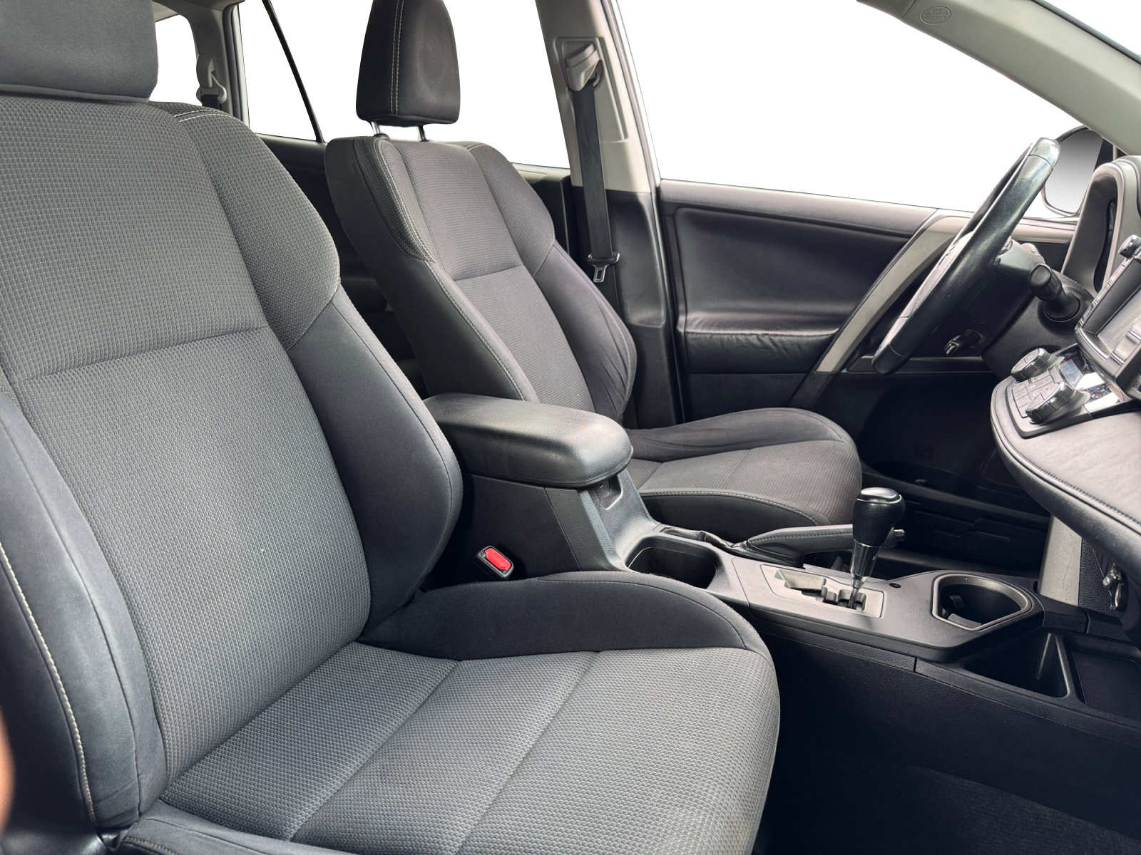 Used 2017 Toyota RAV4 XLE w/ Carpet Mat Package AWD/4WD image 15
