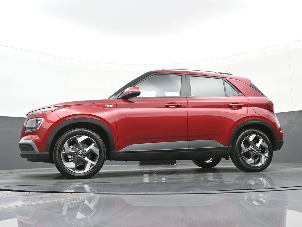 Used 2024 Hyundai Venue Limited image 48