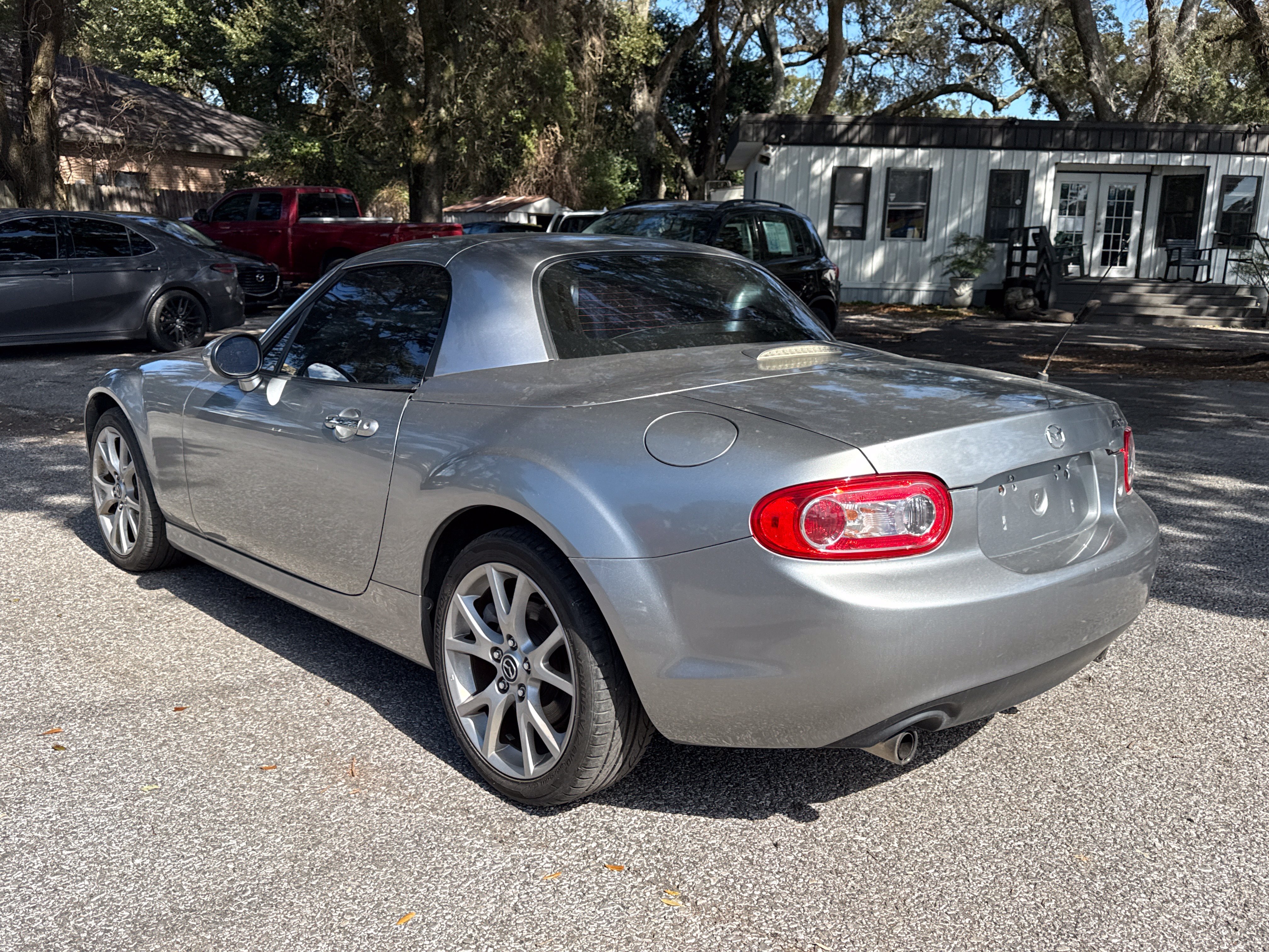 Used 2013 MAZDA MX-5 Miata Grand Touring RWD image 3