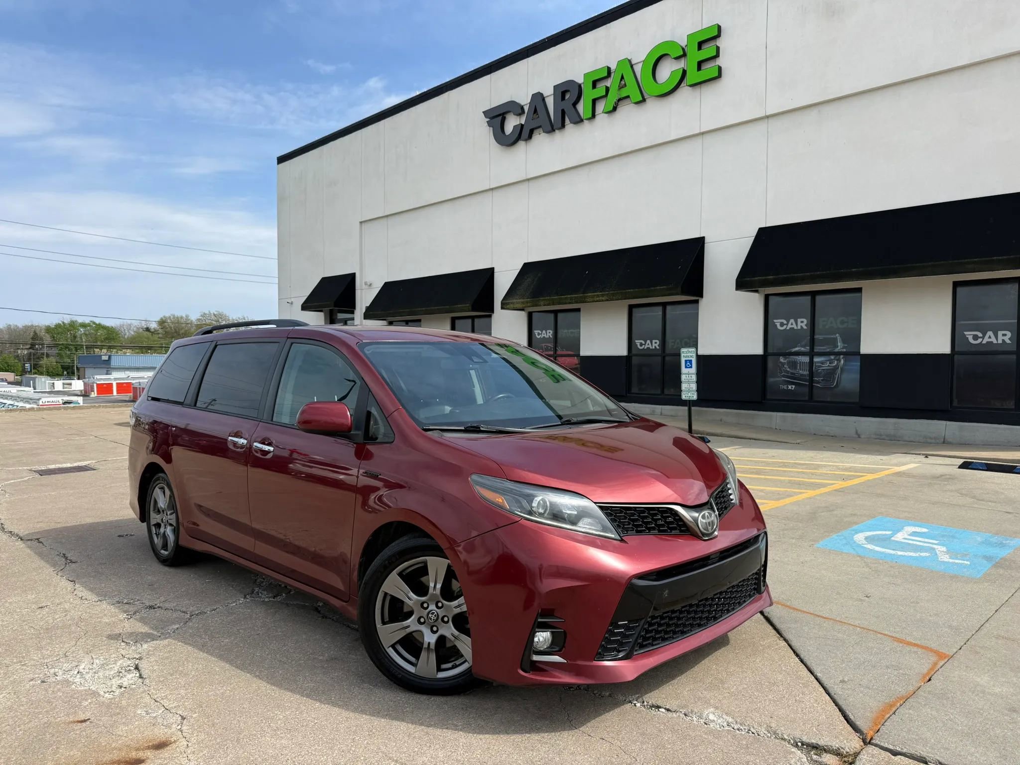 Used 2018 Toyota Sienna SE