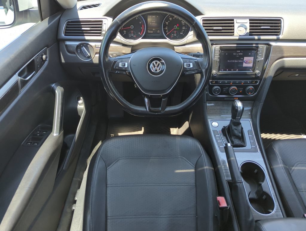 Used 2017 Volkswagen Passat 1.8T SE FWD image 14