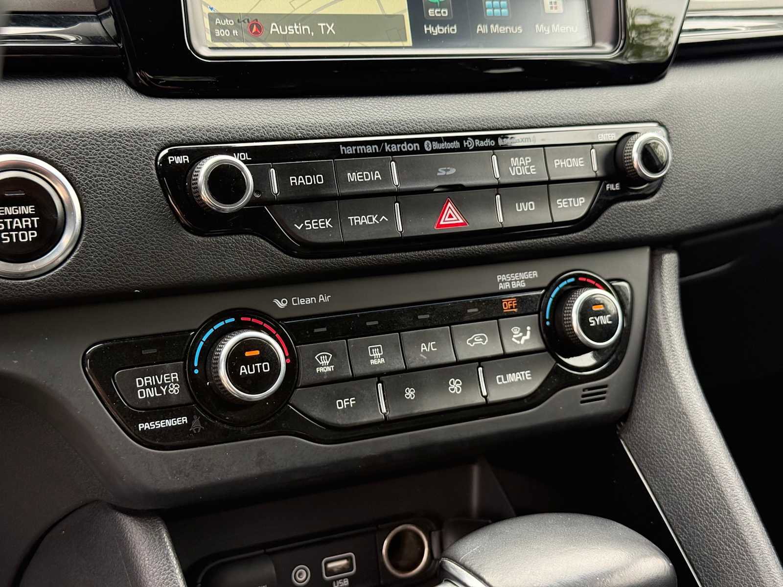 Used 2018 Kia Niro EX w/ EX Premium Package FWD image 14