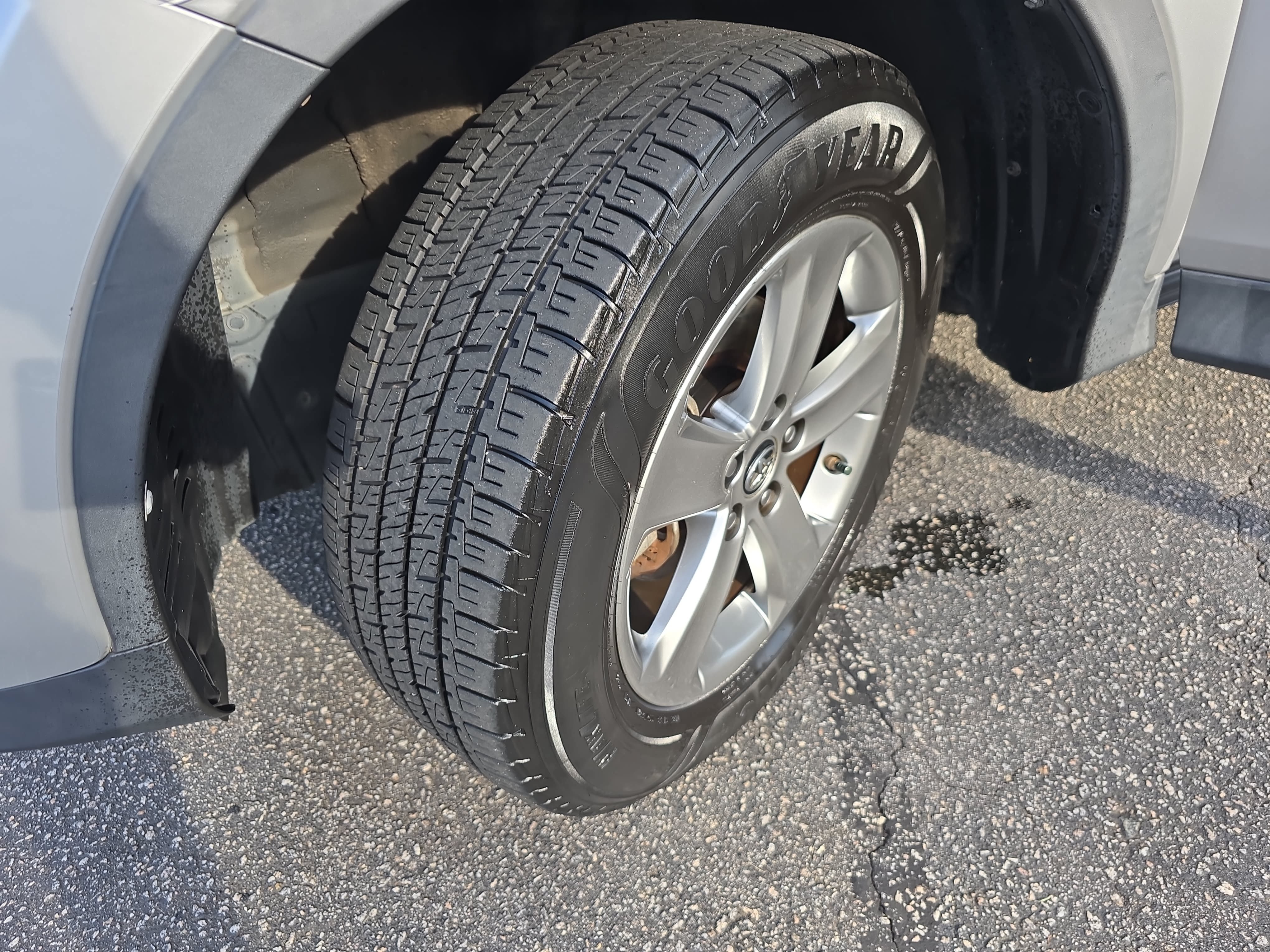 Used 2015 Toyota RAV4 XLE FWD image 32