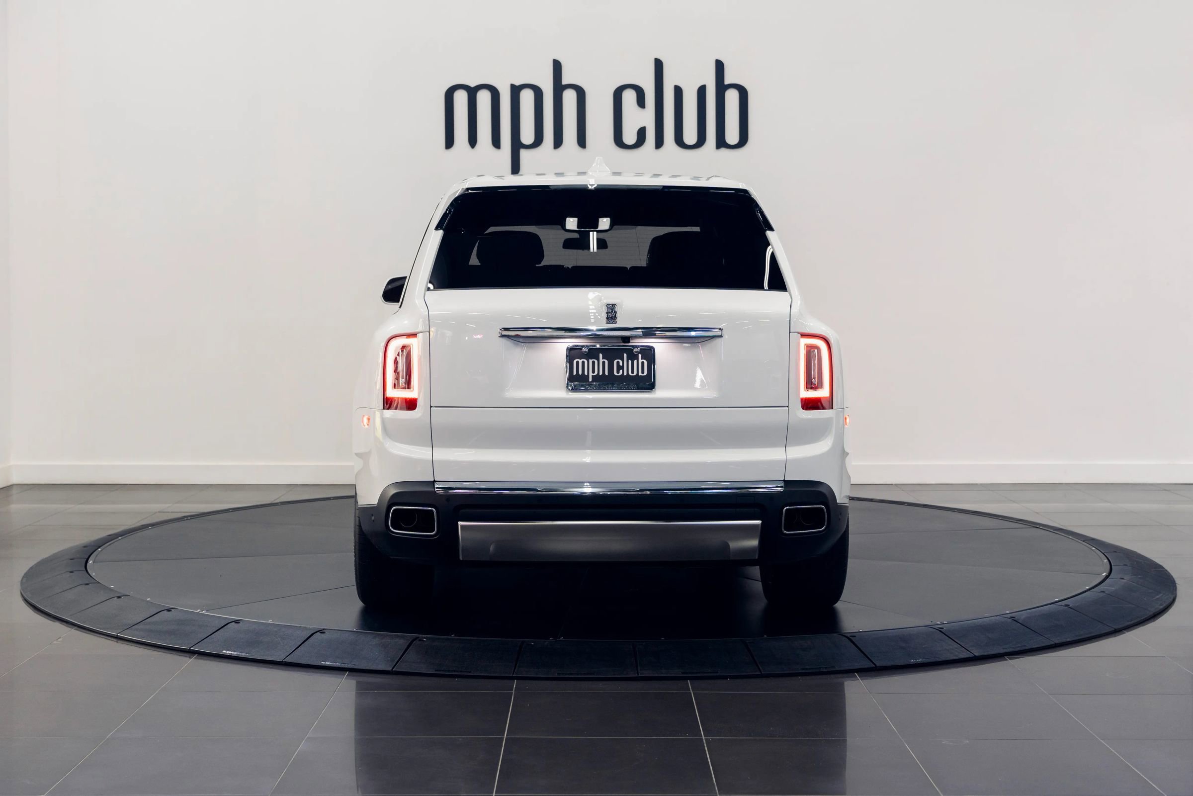 Used 2021 Rolls-Royce Cullinan AWD/4WD image 3